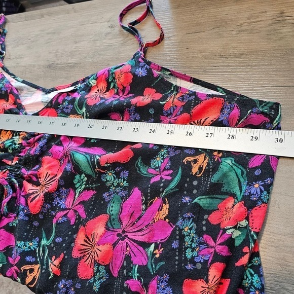 Ava & Vivi Sleeveless Blouse Womens 4X Floral Cinched Top V-Neck Tropical - Picture 7 of 10